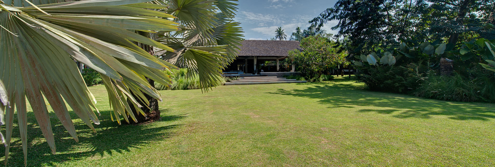 Samadhana - Madagascan palm view of villa