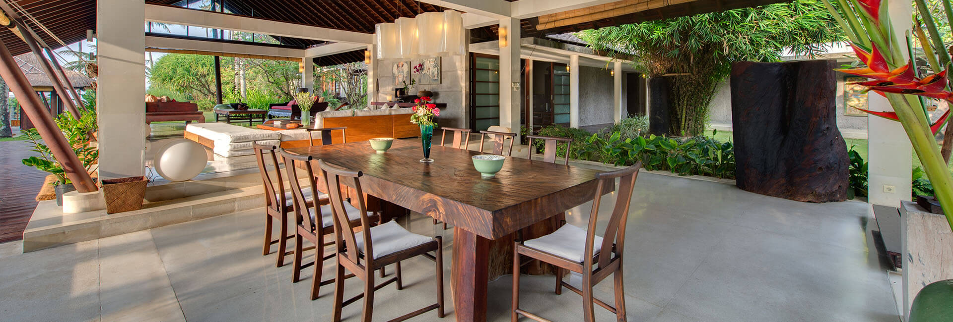 Samadhana - Dining and living during the day