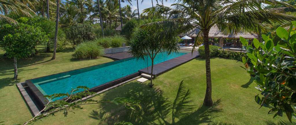 Samadhana - Gardens and pool